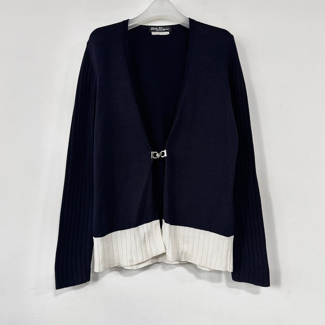 페라가모 간치니 니트 가디건 상품이미지1