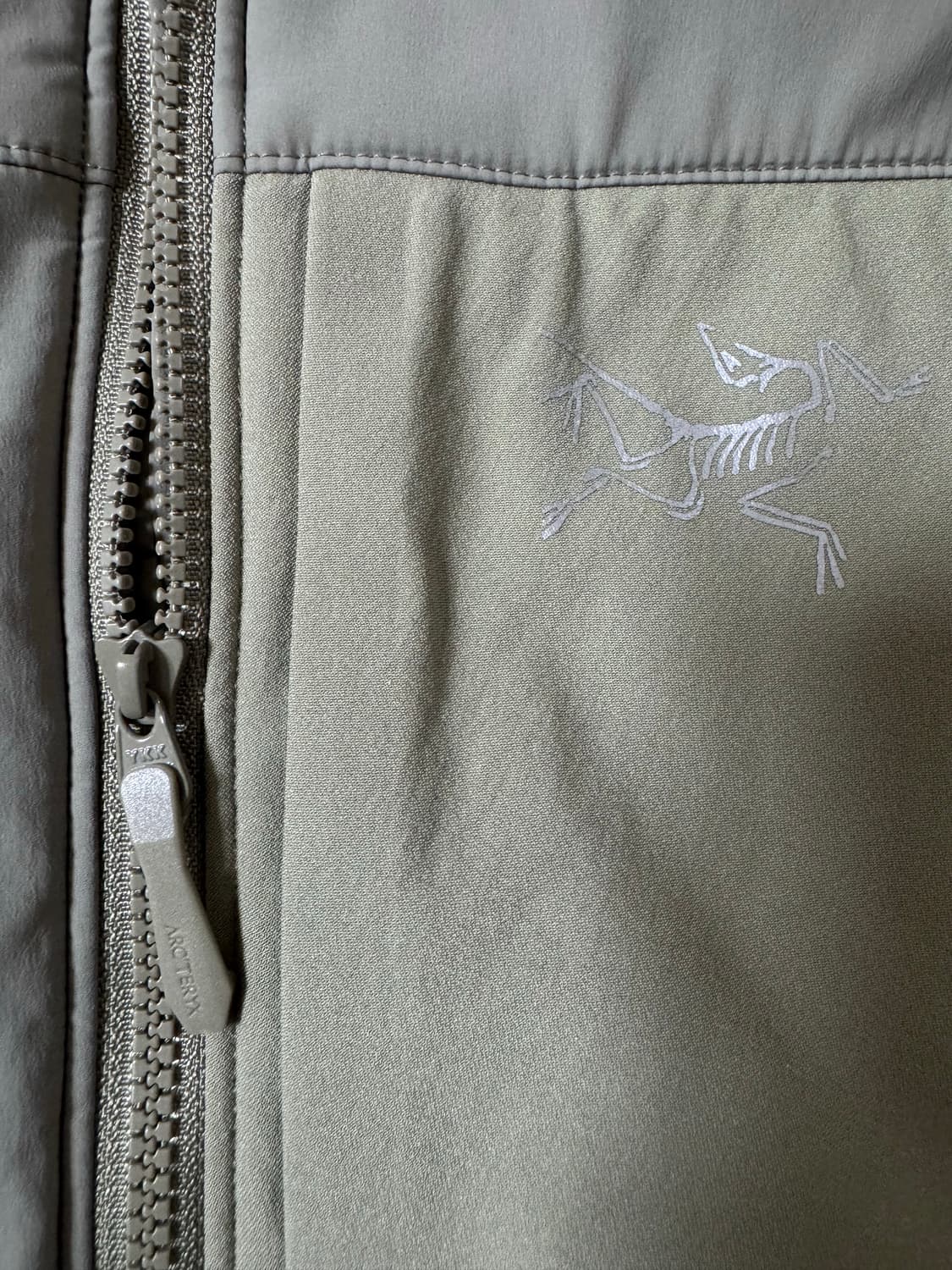 XL 아크테릭스 프로톤 lt 후드 디스토션 패딩 자켓 그레이 리프 상품이미지4