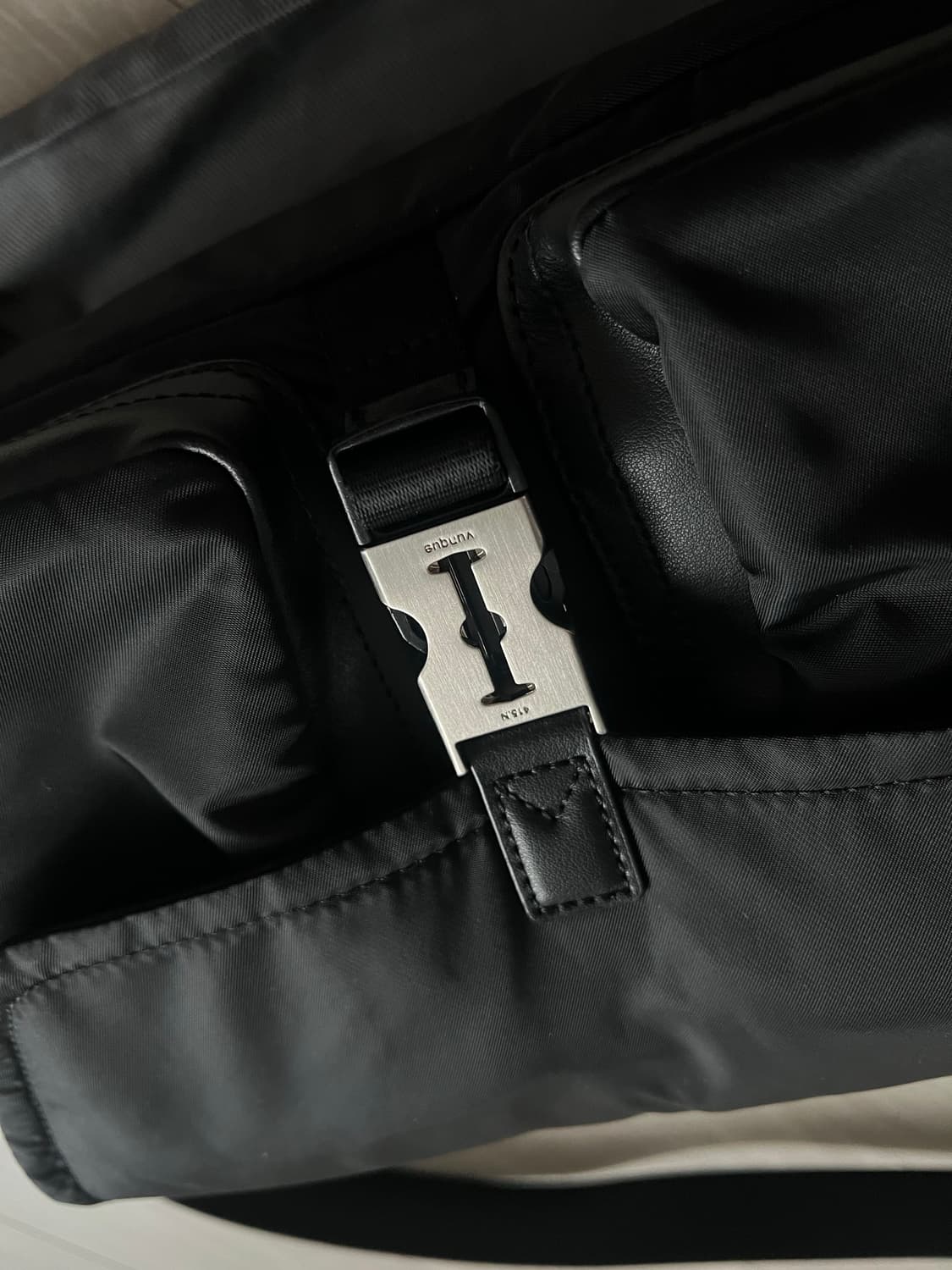 분크 헤이 더블 포켓 크로스백 블랙 S사이즈 상품이미지3