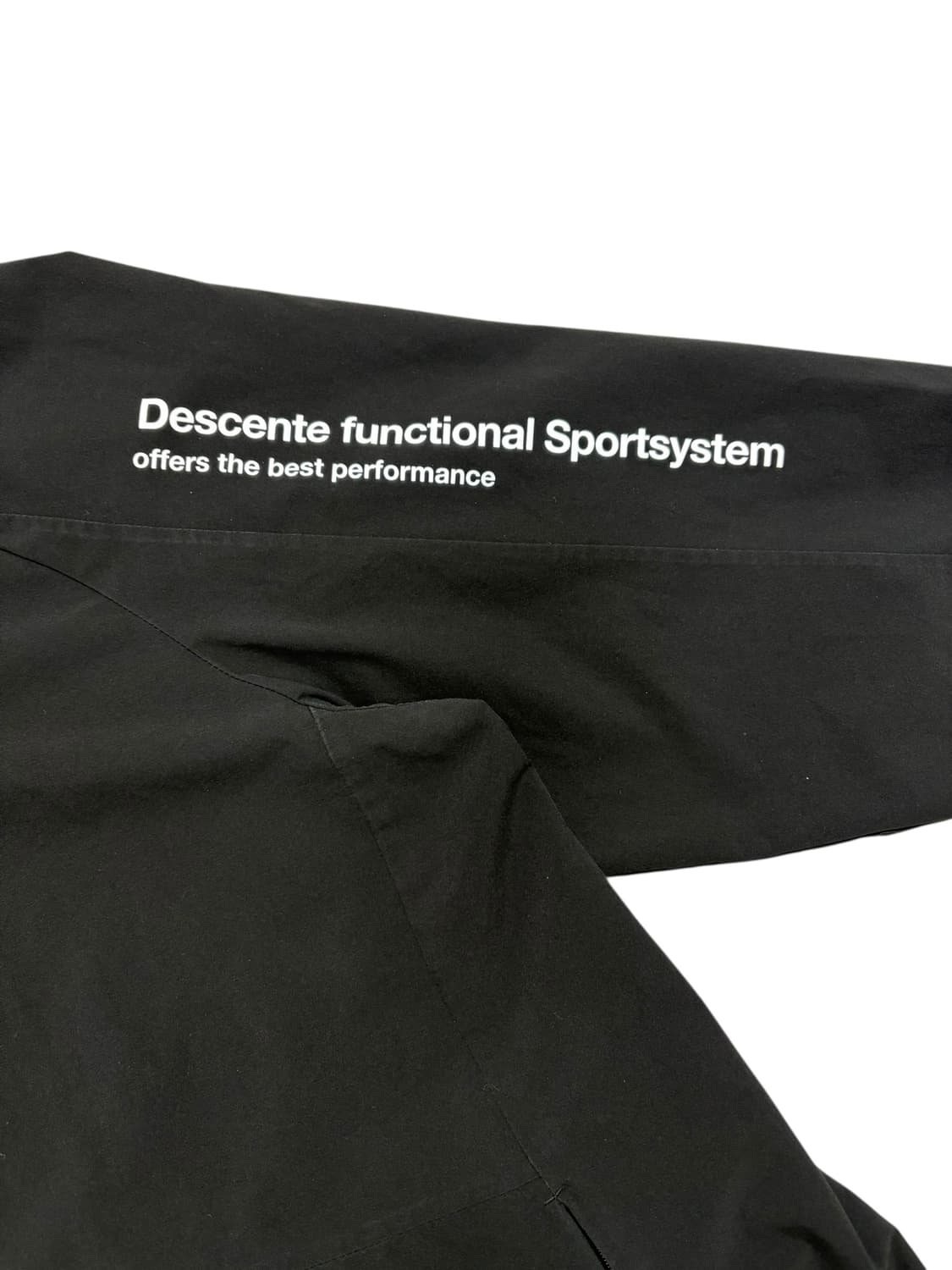 데상트 후드 바람막이 블랙 상품이미지6