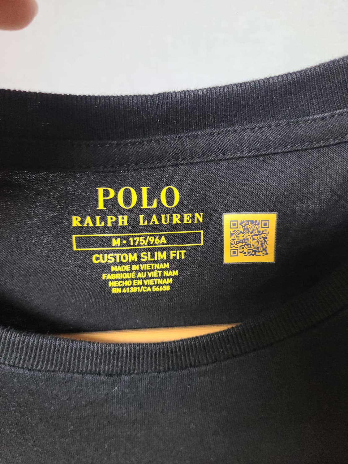 폴로 랄프로렌 블랙 티셔츠 판매합니다. 상품이미지3