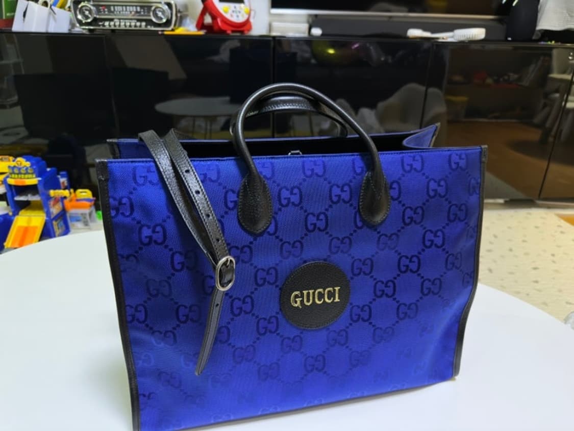 (BTS 방탄소년단 정국] 가방구찌 GG 패턴 블루 토트백 (130만원) 상품이미지4