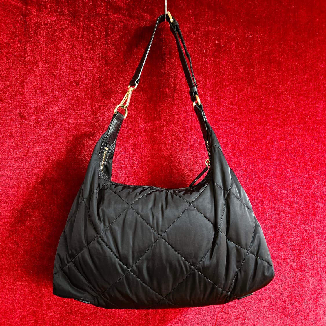 닥스(DAKS) 퀄팅 엠보 시그니쳐 로고 숄더백 상품이미지4