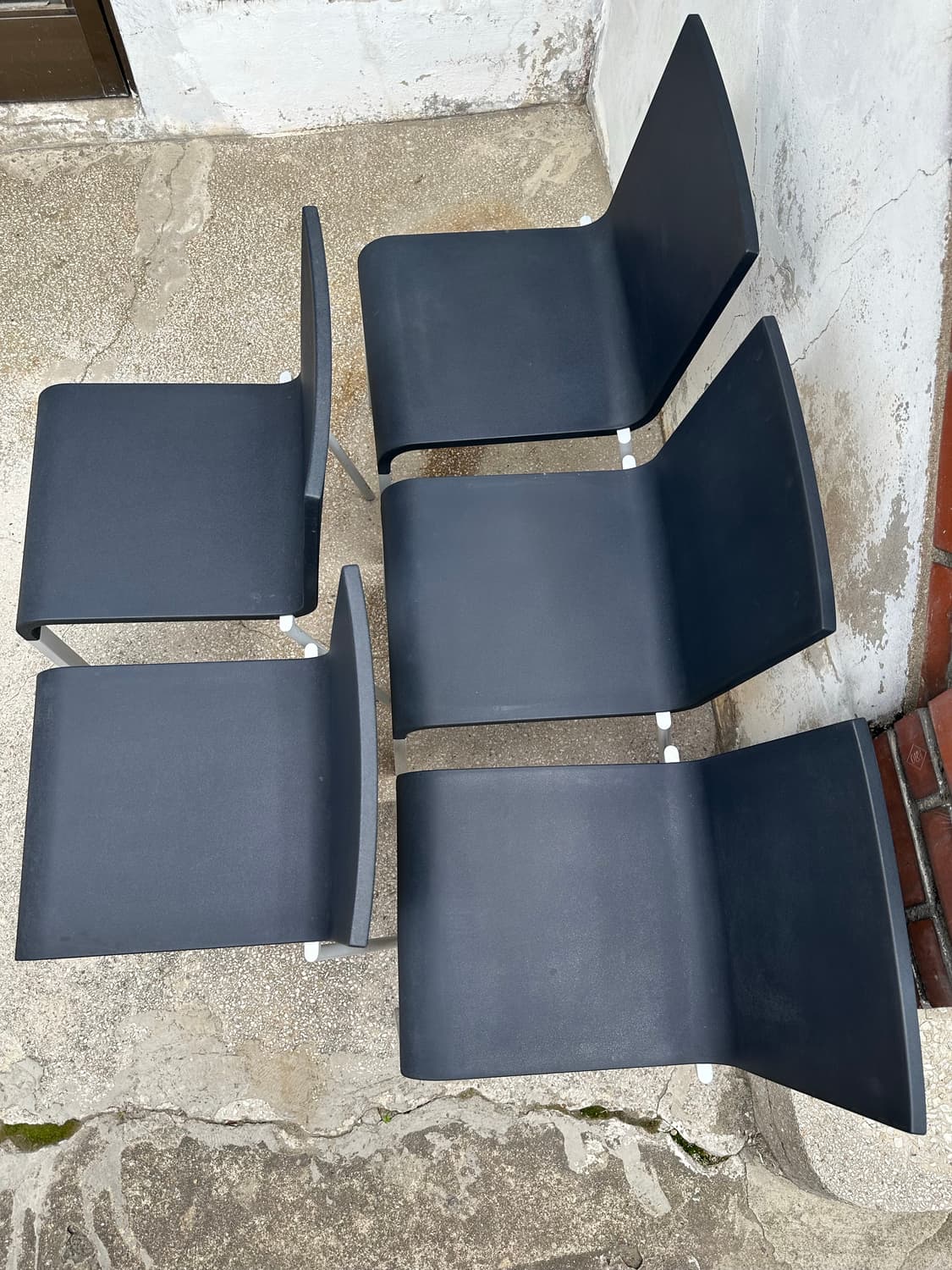 비트라 vitra 03 체어 이태리 스택커블 stackable 네이비의자 상품이미지2