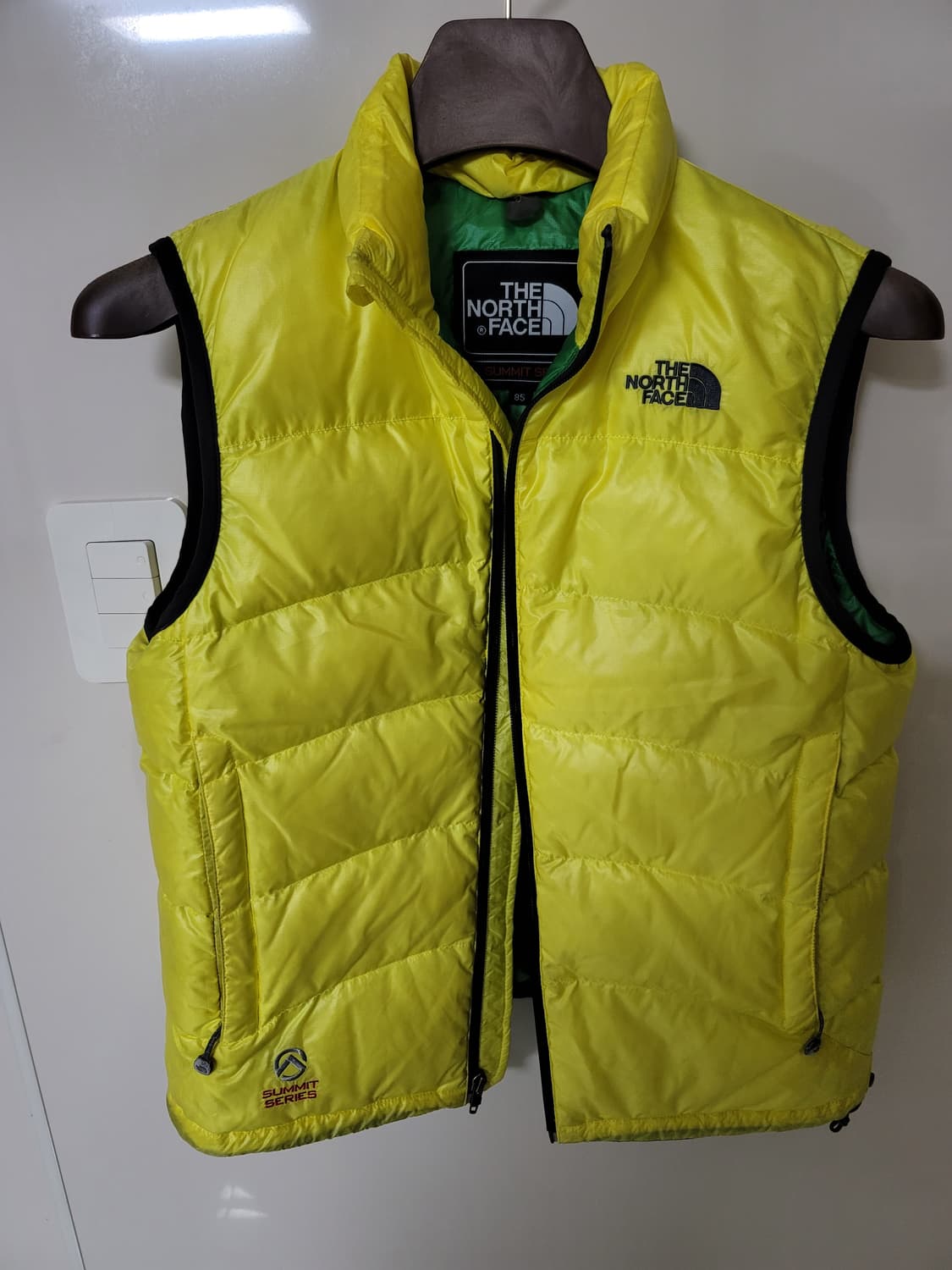 노스페이스 써밋시리즈 덕다운 패딩조끼 85표기 90정 상태굿
 상품이미지1