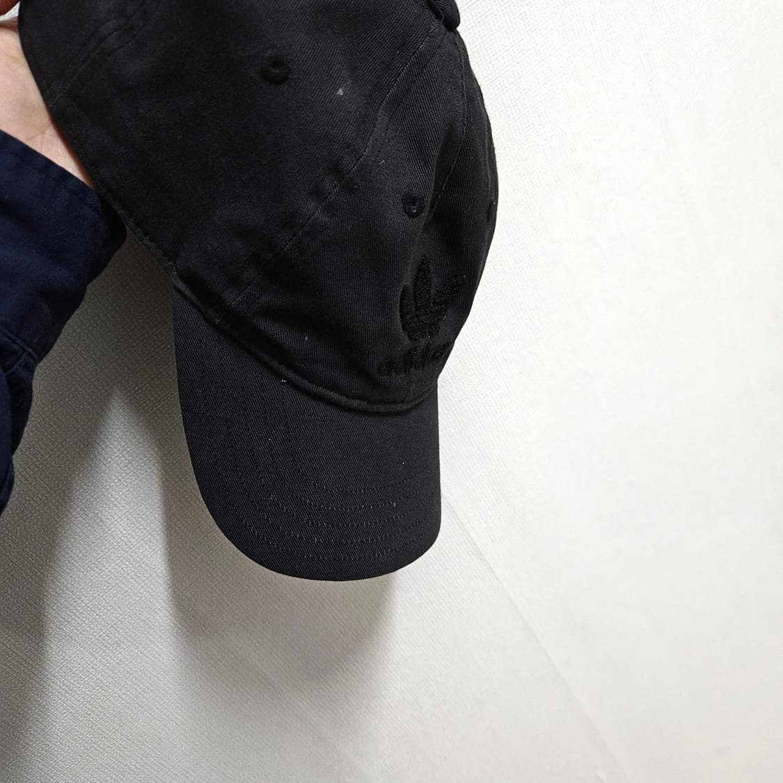 아디다스 올블랙 부클로고 파이어버드 볼캡 상품이미지4