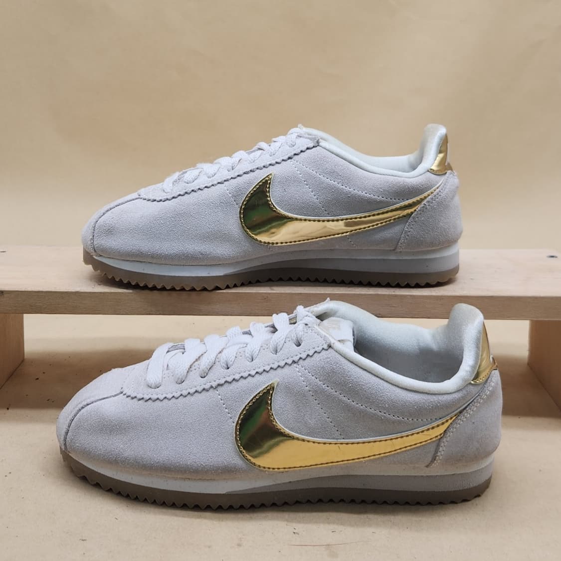 나이키 코르테즈 스웨이드 골드 여성운동화230  상품이미지1