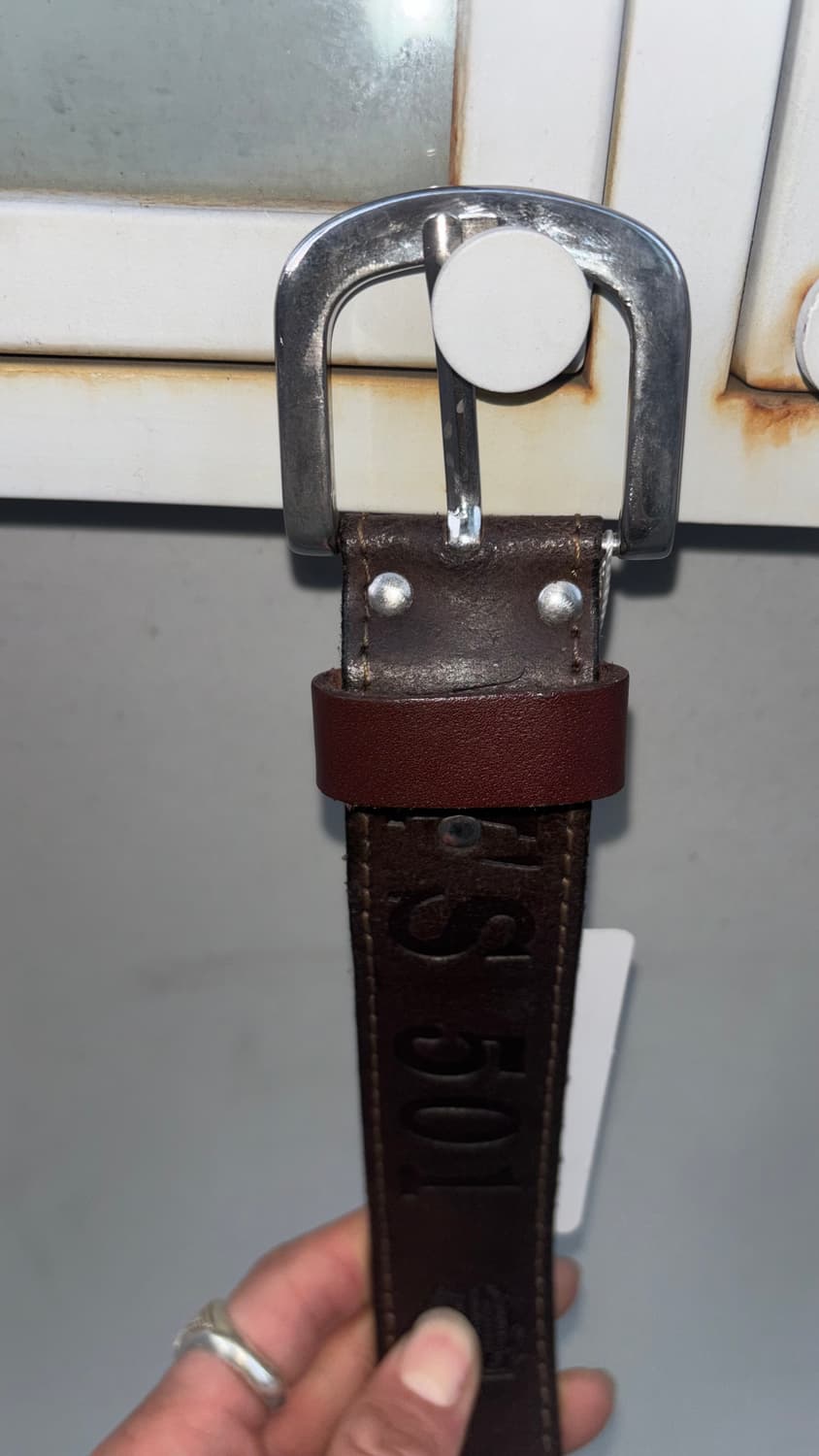 리바이스 501 브라운 레터링 레더 벨트  상품이미지1