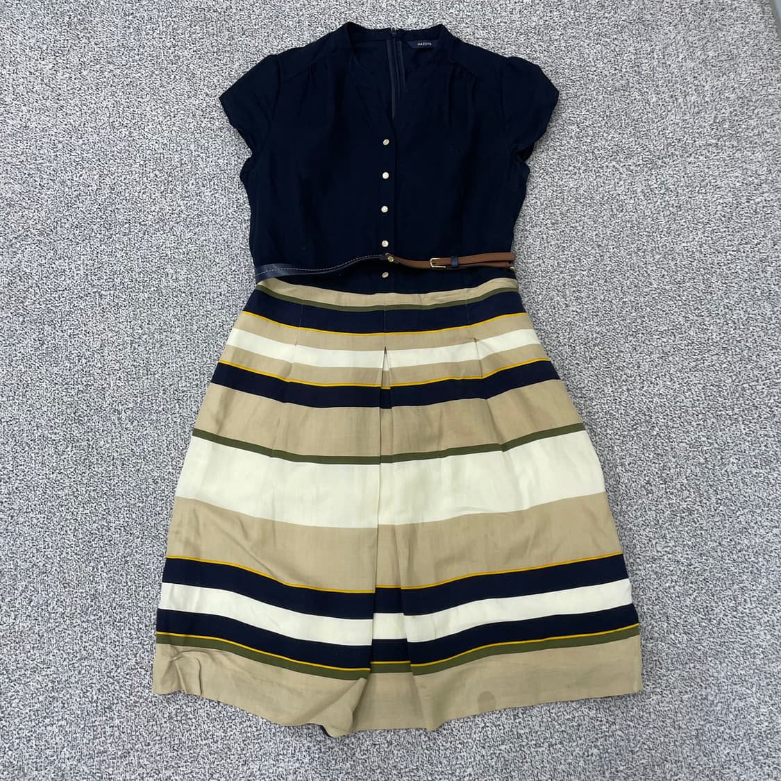 90 헤지스 린넨 스트라이프 원피스 0303S1 상품이미지1