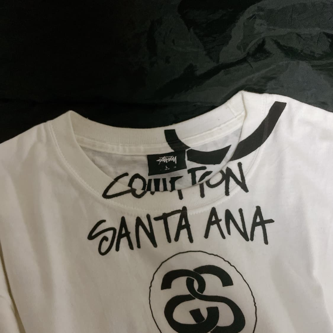 [L] 스투시 x 솔로이스트 40주년 반팔 티셔츠 상품이미지3