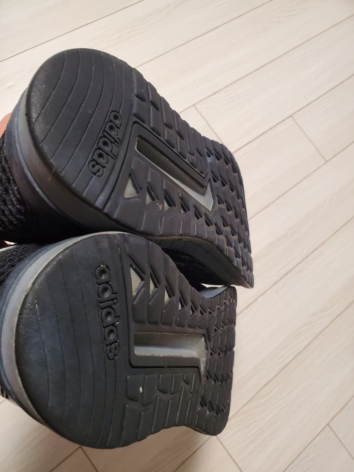 아디다스 운동화 퀘스타 라이드 EE8374 러닝화 사이즈265

러닝화/ 상품이미지9