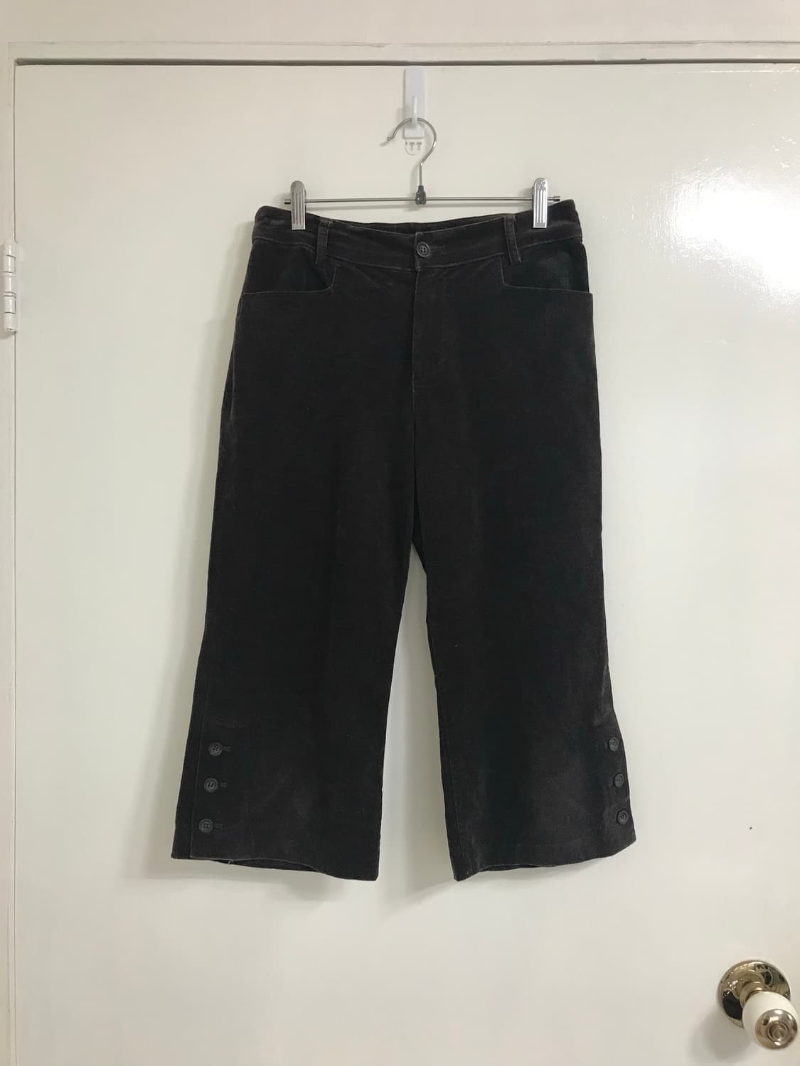 Button Detail Corduroy Capri Pants 상품이미지9