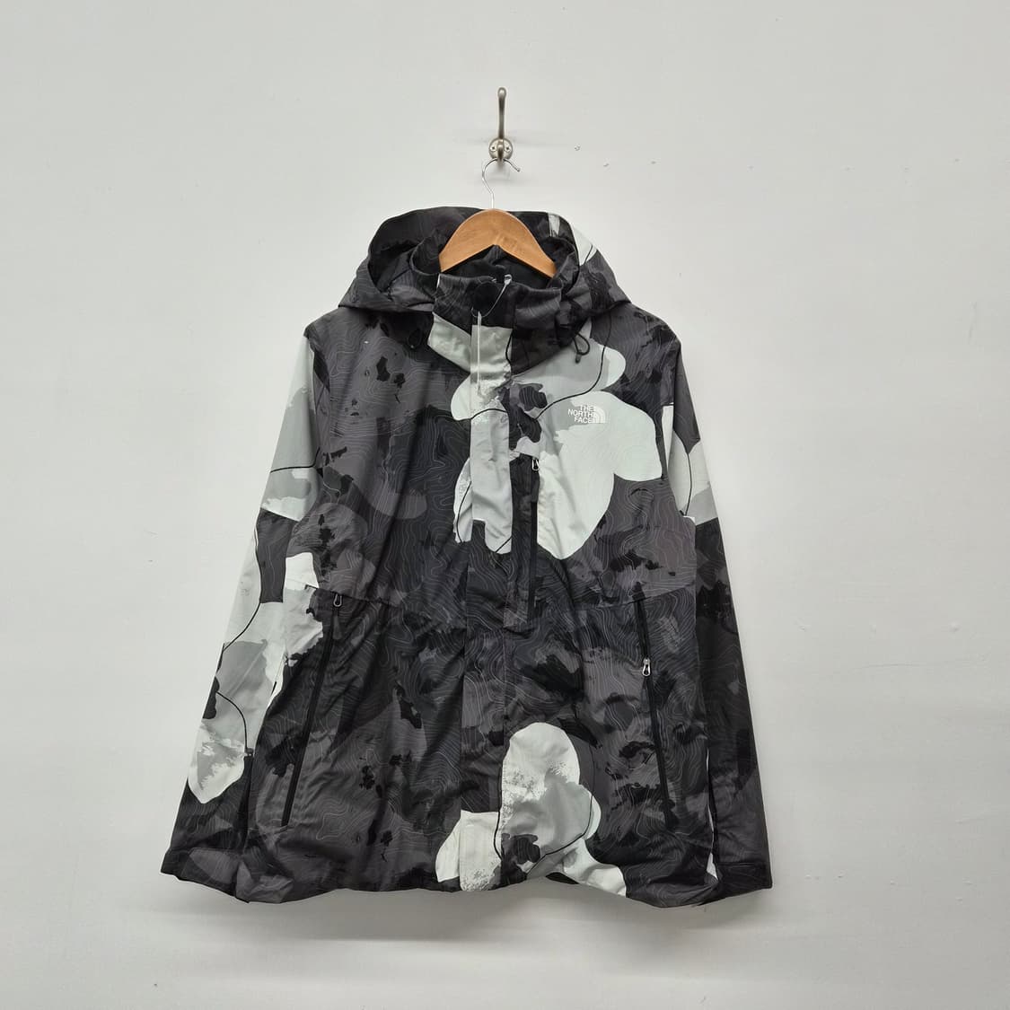 노스페이스 바람막이 블랙 / 패턴 남성 XL 상품이미지1