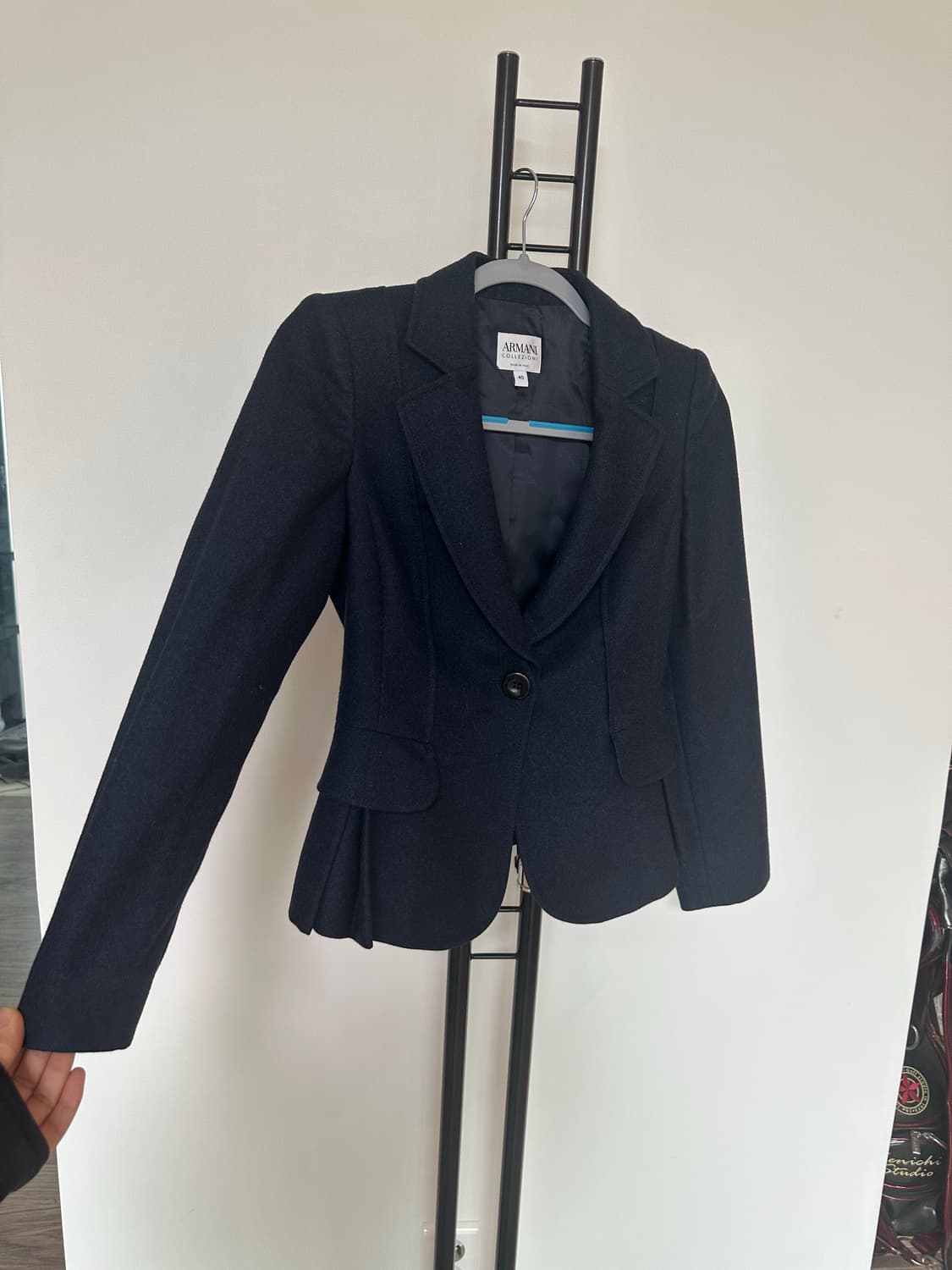 알마니 꼴레지오니  원버튼  울100%숏자켓 -40사이즈 상품이미지3