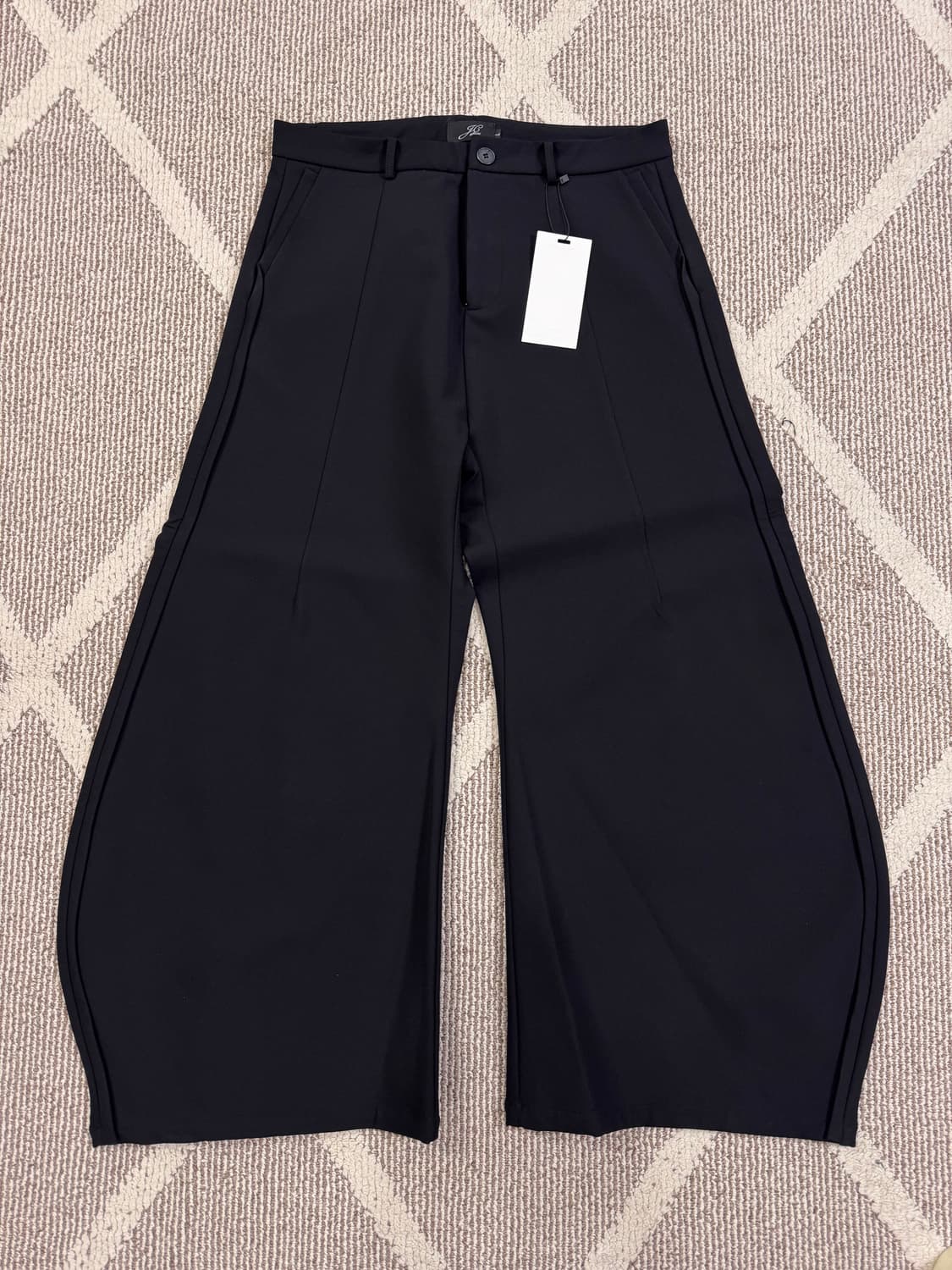 [새제품/L] JCAESAR 플레어핏 트라우저 - 블랙 상품이미지5