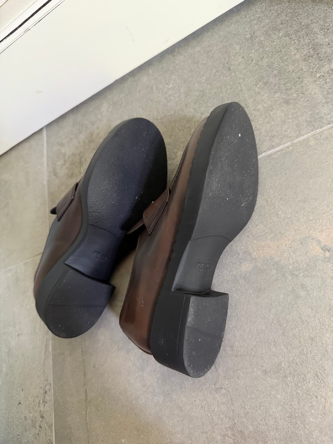 프라다 초콜릿 레더 로퍼 상품이미지5