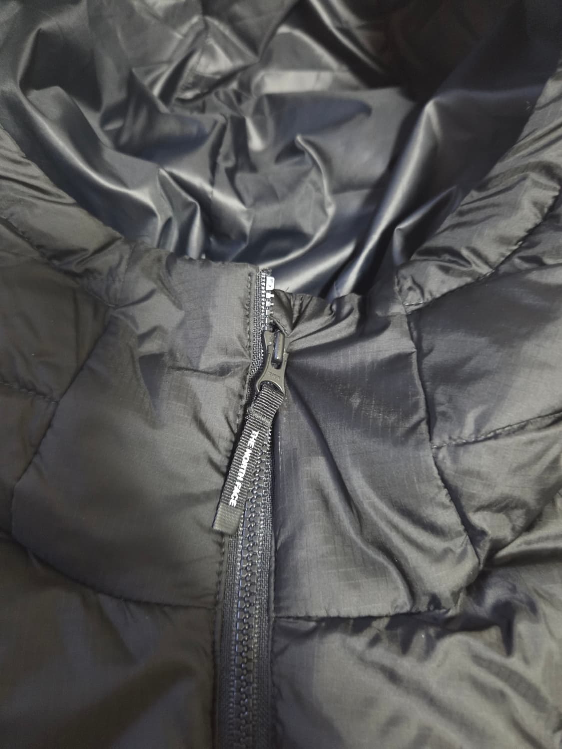 노스페이스 경량패딩 25fw 웨이브LT 온 자켓 블랙 XL팝니다 상품이미지6