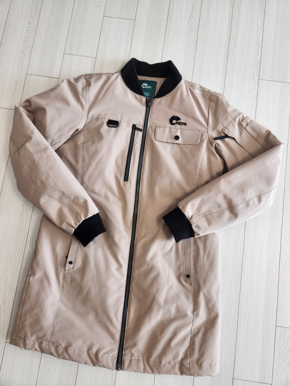 새상품급)네파 베이지 여성 알라스카 라이트 롱 덕다운자켓 사이즈90(s) 상품이미지2