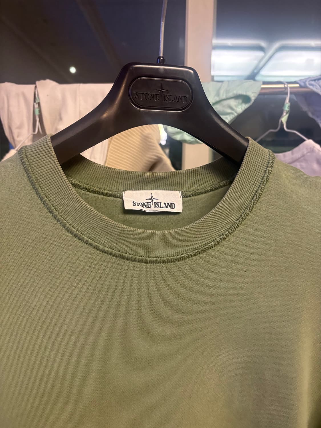 스톤아일랜드 맨투맨 카키 상품이미지2