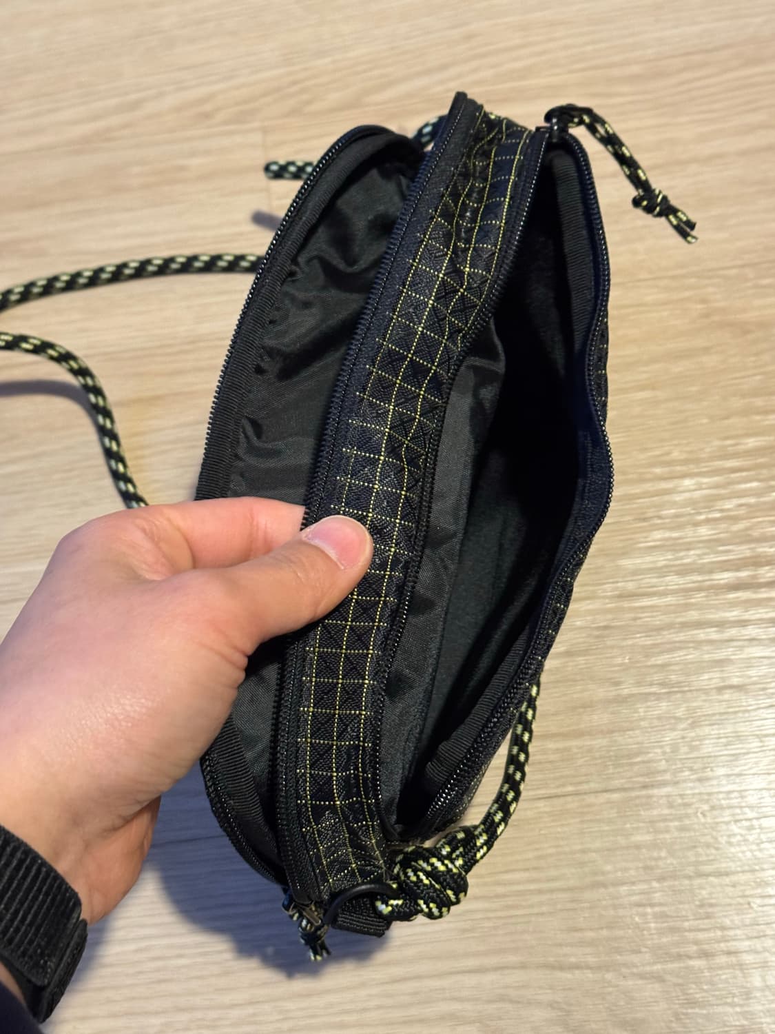 Oakley Essential Shoulder Pouch 4.0 상품이미지5