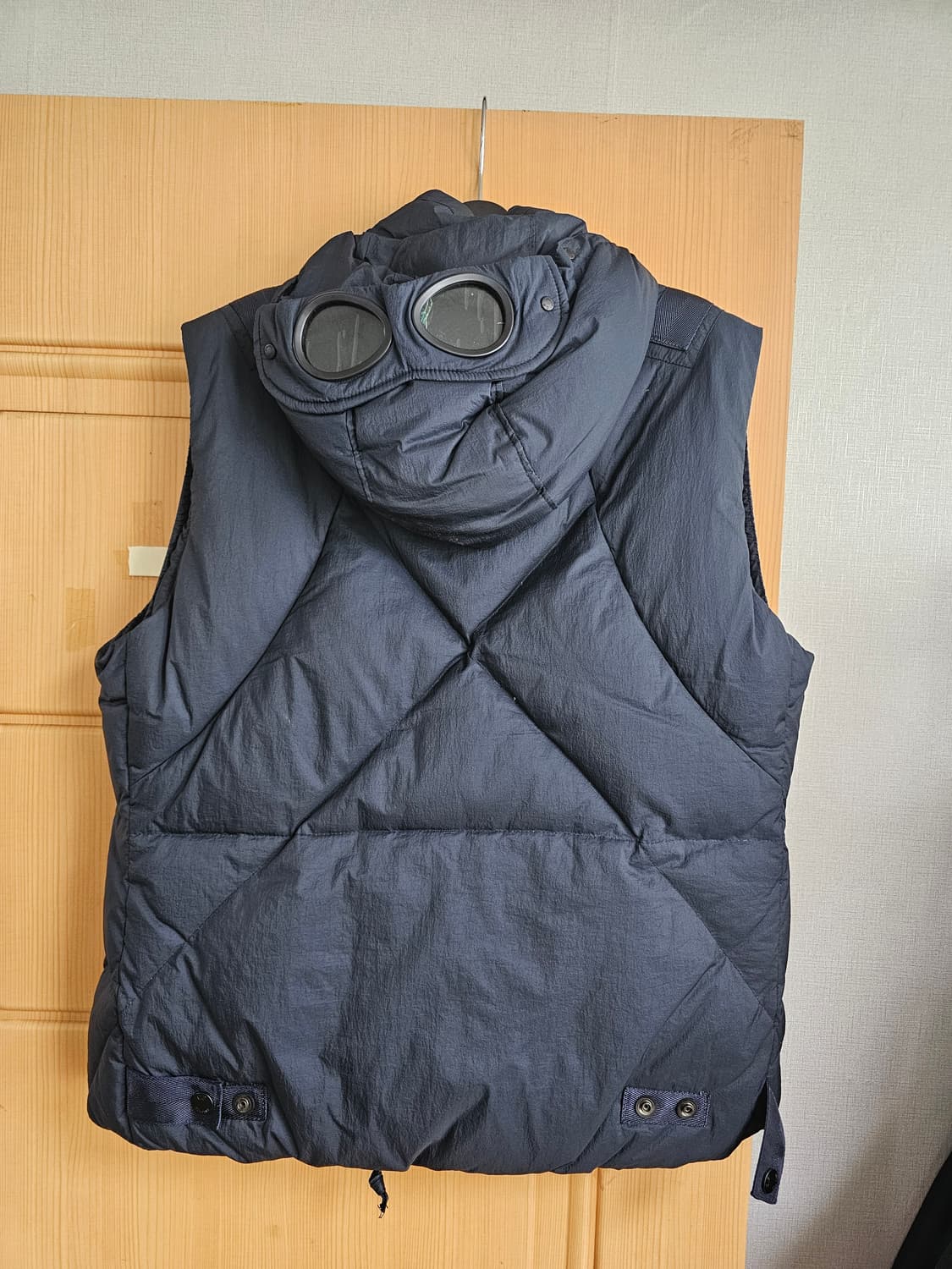 백오 xl사이즈 패딩 조끼 베스트 팜. 씨피 cp컴퍼니 제품입니다 상품이미지1