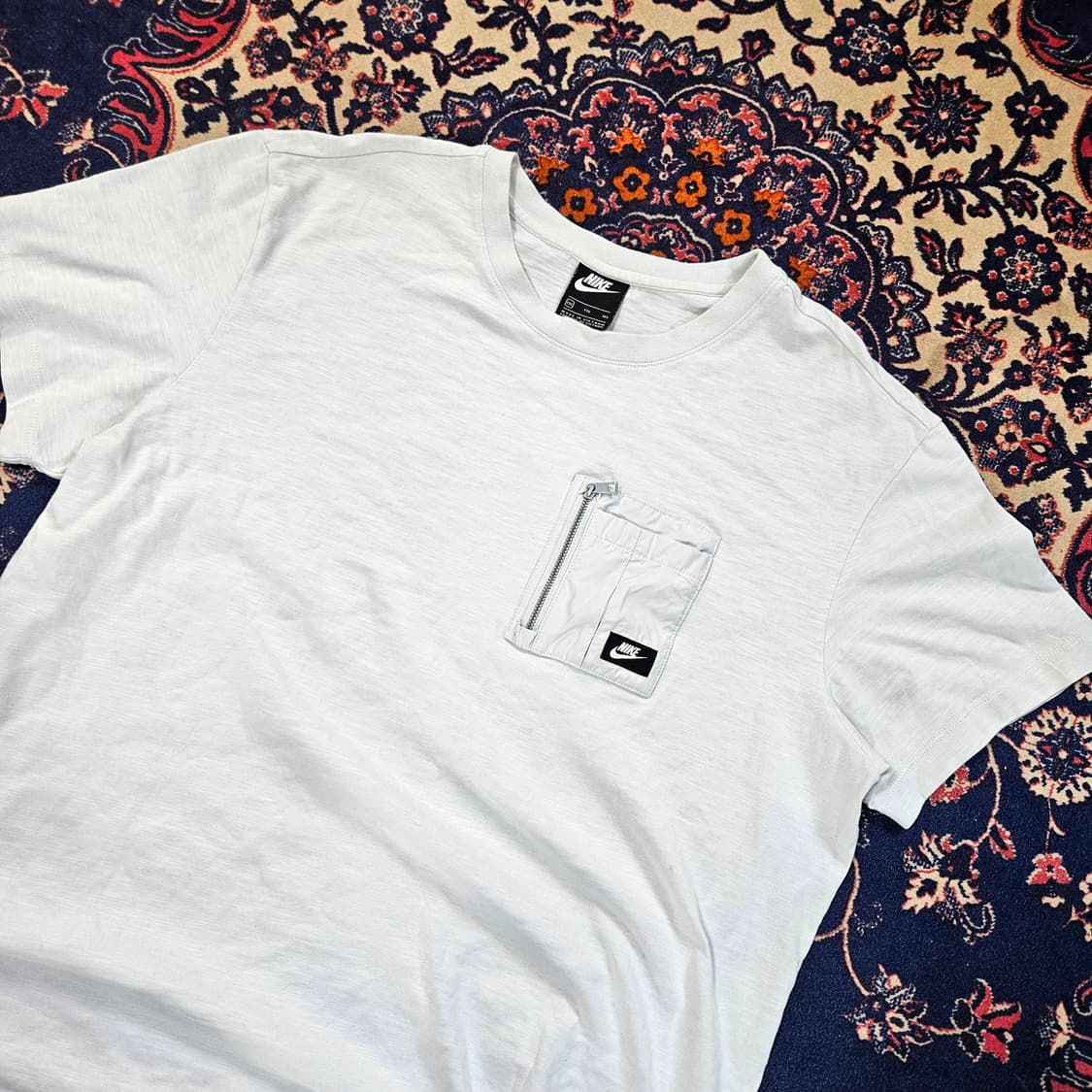 나이키(Nike) NSW 라이트웨이트 믹스 포켓 반팔티  상품이미지3