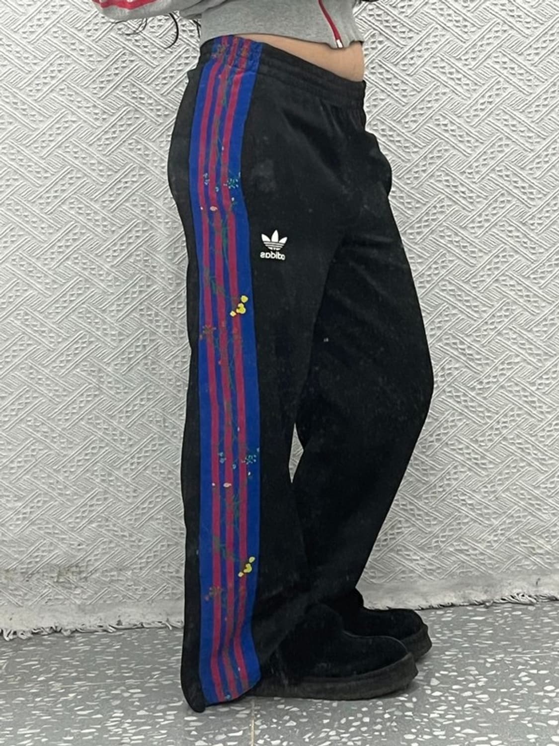 아디다스 팜리오 리폼 플라워 자수 삼선 트랙팬츠 XS C06547 상품이미지1