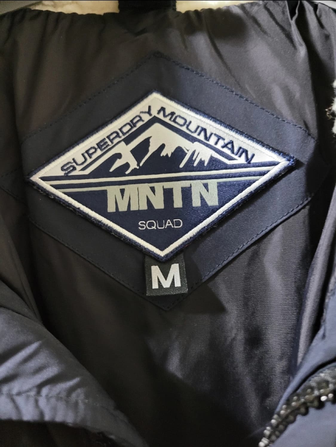 Superdry 시리즈 마운틴 다운패딩 M 사이즈 (170-95사이즈)  상품이미지2
