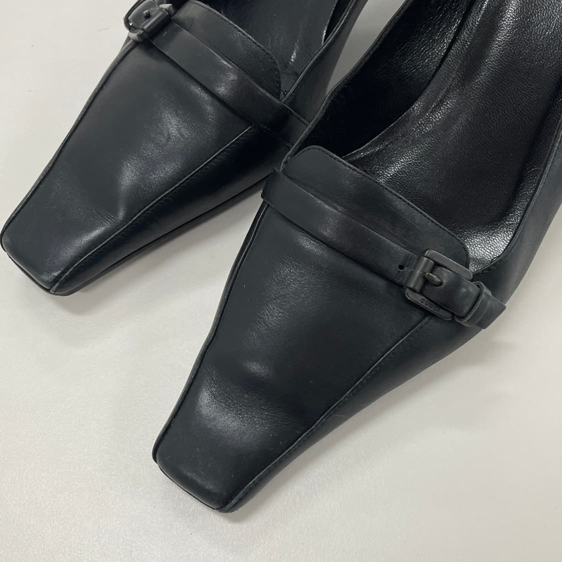 구찌 블랙 스퀘어 코 힐 상품이미지4