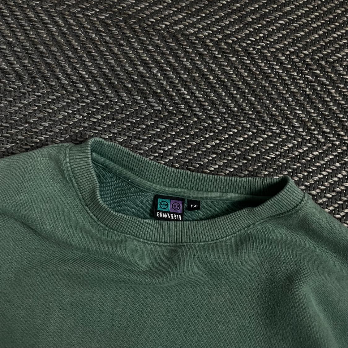 브라운 브레스 빅로고 크롭 맨투맨  y 3983 상품이미지6