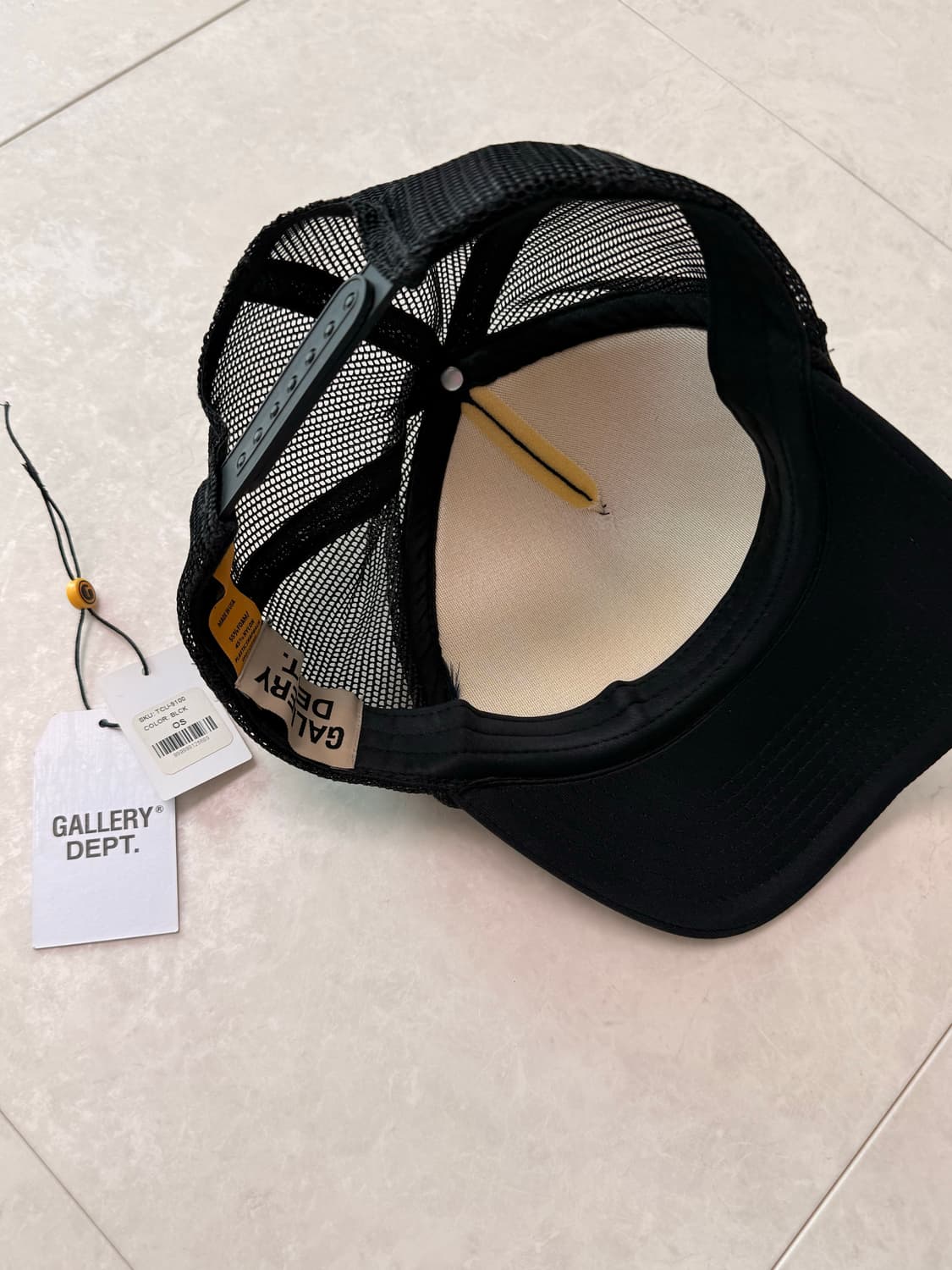 갤러리 디파트먼트 퍽드 업 트러커 캡 블랙 상품이미지2