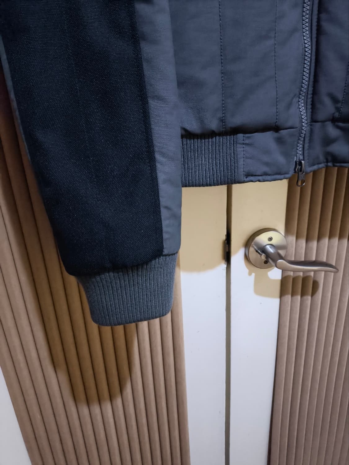 52사이즈 105 아르마니 진스 후드 경량패딩 상품이미지5