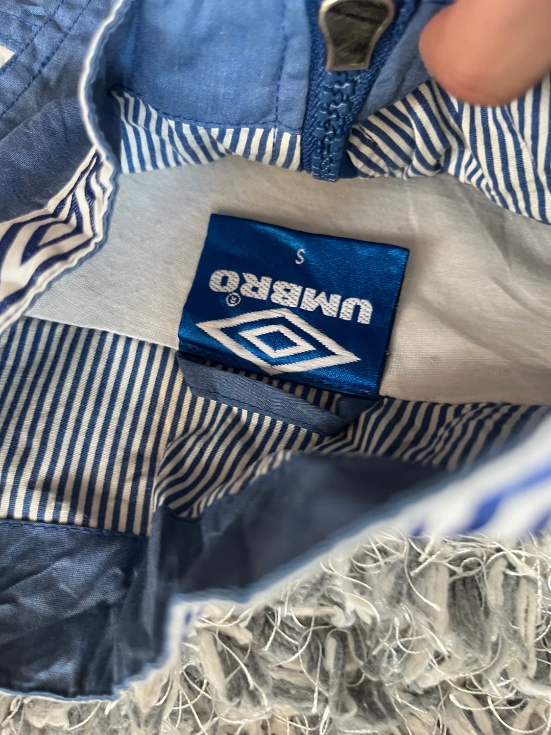 엄브로 바람막이 상품이미지2