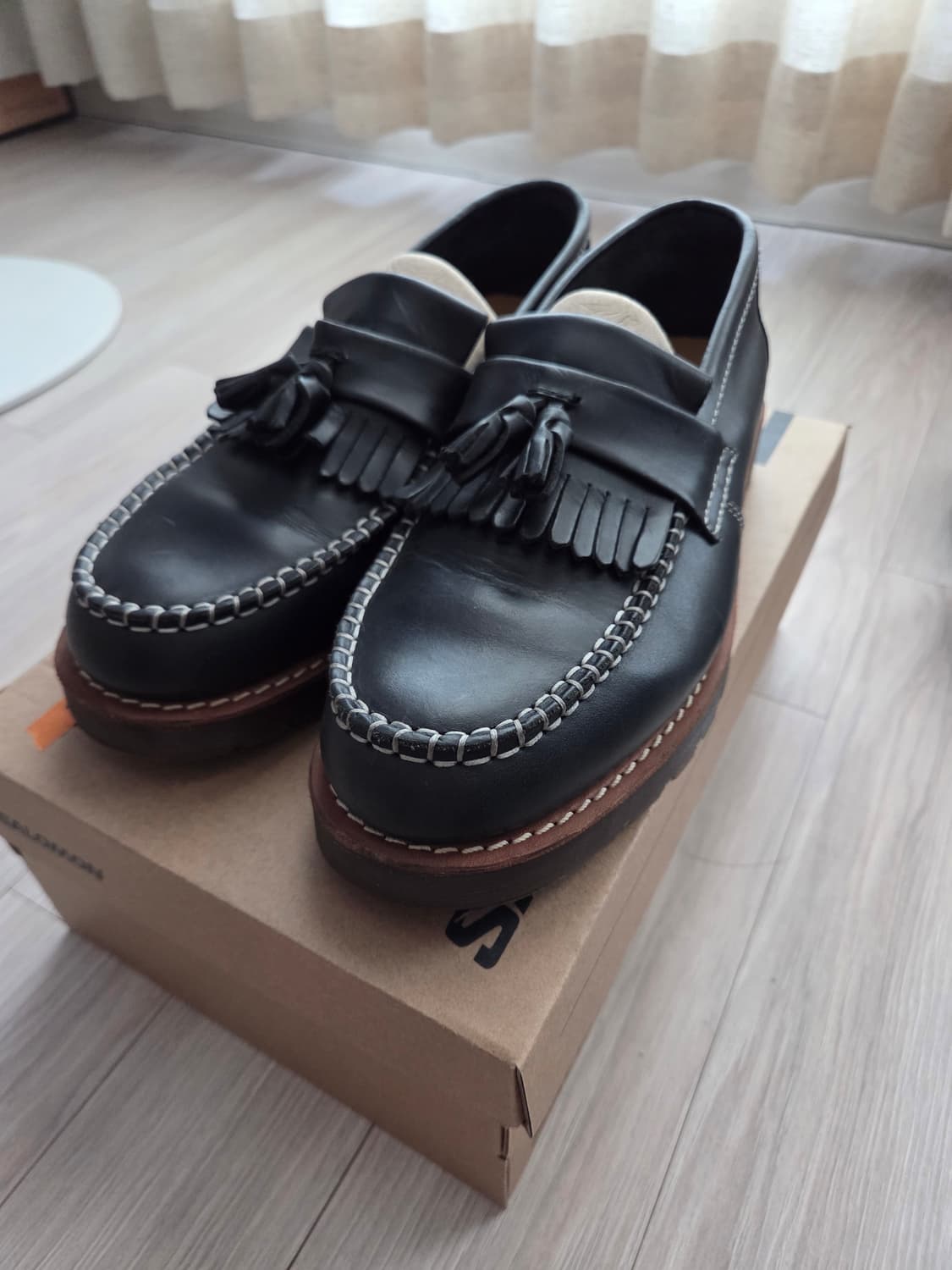 닥터마틴 아드리안 블랙 태슬 로퍼 270mm판매합니다 상품이미지1