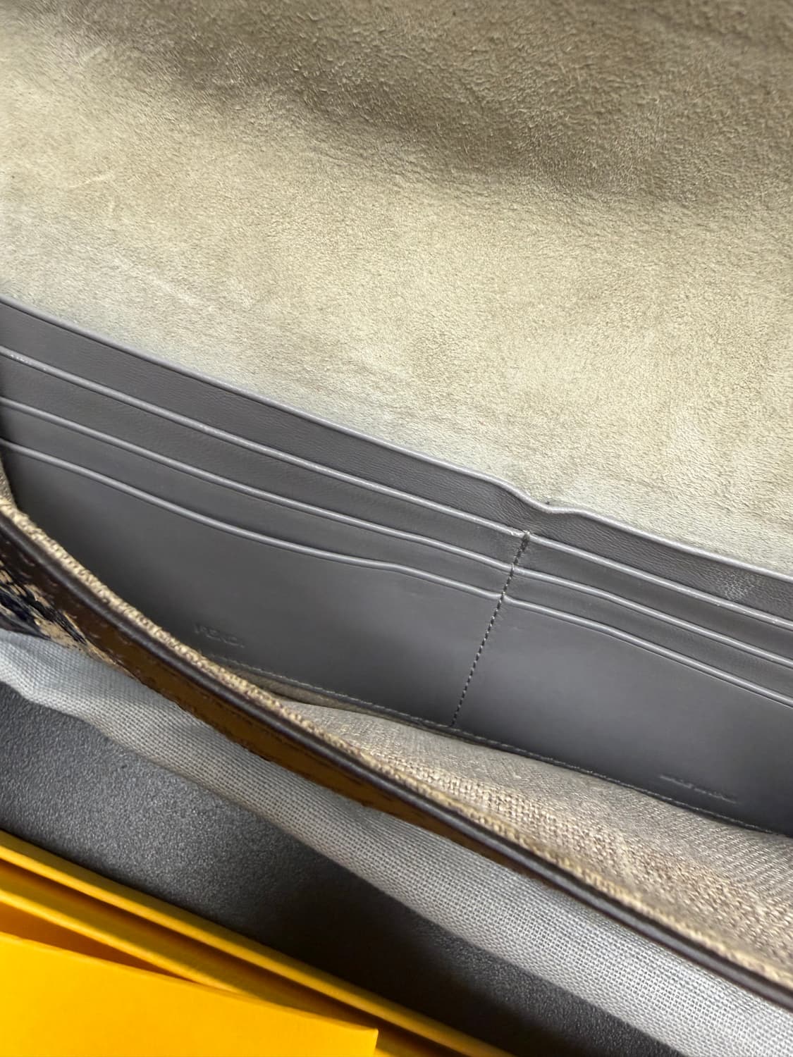 펜디 파이톤 지갑  상품이미지5