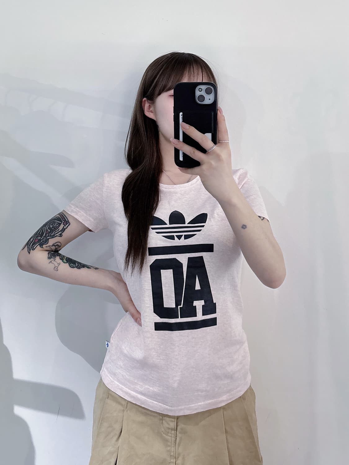 아디다스 빅로고 딱붙 반팔 상품이미지2