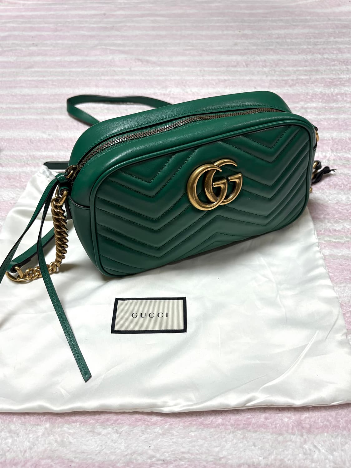 구찌 GG 마몽 마틀라세 카메라백 그린 여름한정판 상품이미지1