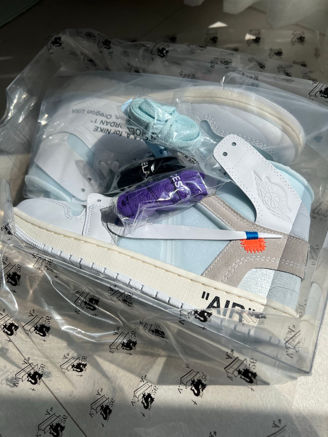 [270]조던1하이 x 버질아블로 아카이브 vaa 알래스카 화이트 상품이미지1