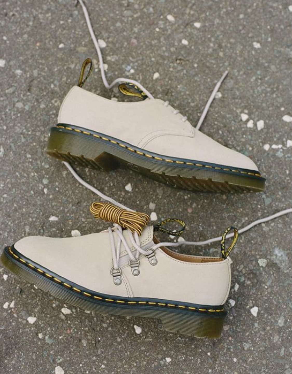 [닥터마틴x엔지니어드가먼츠] 1461 베이지 US8(260) 상품이미지1