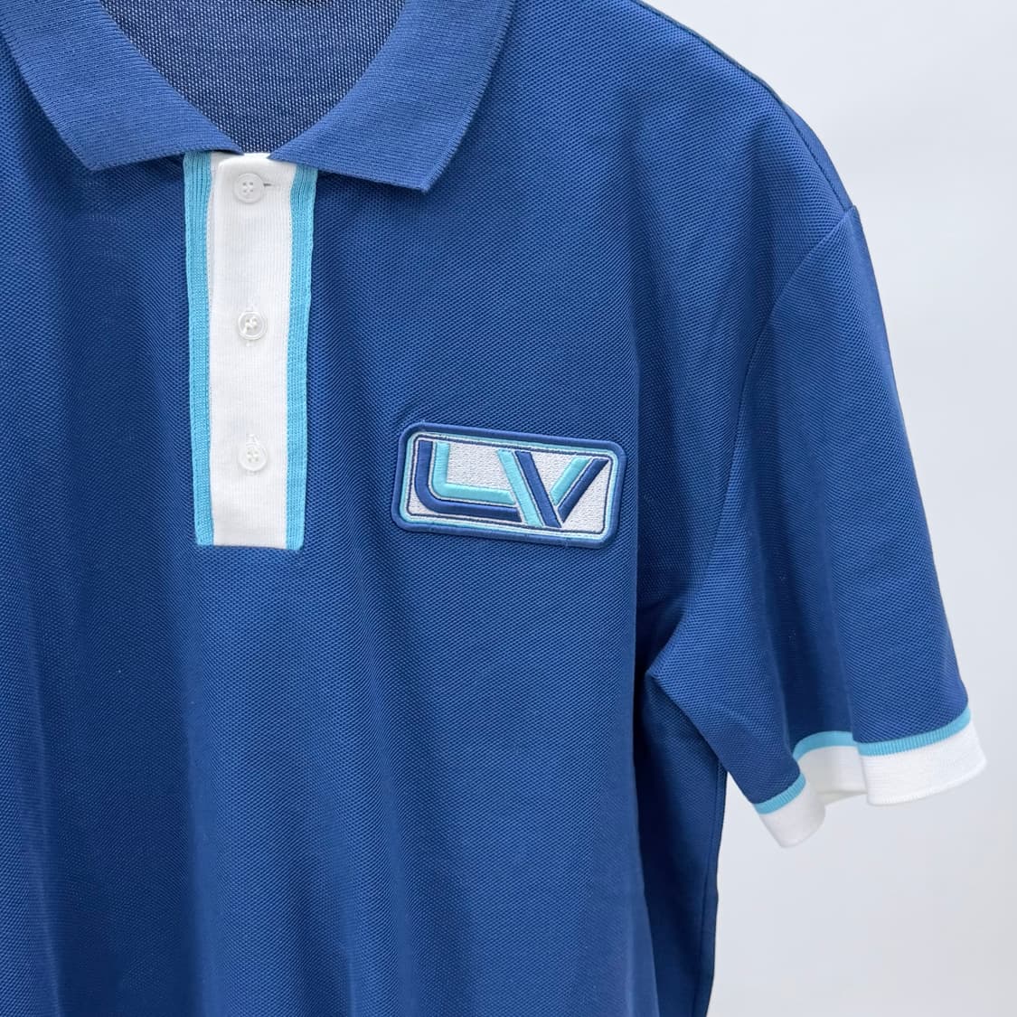 [A급/XL] 루이비통 LV 로고 엠브로이더드 반팔 카라티 블루 상품이미지2