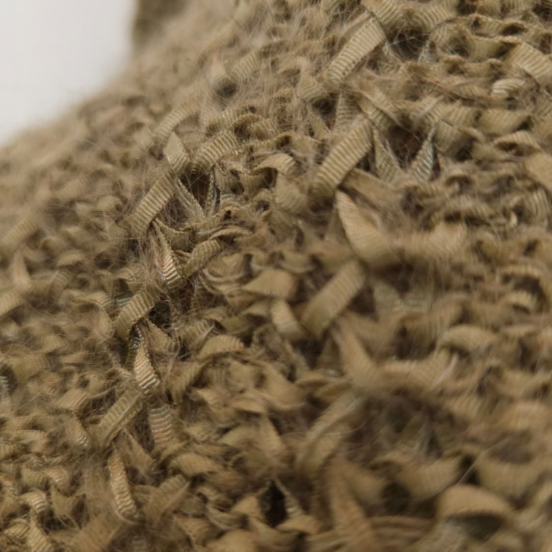 카키 울혼방 진주넥 테이프사 여성 니트 상품이미지9