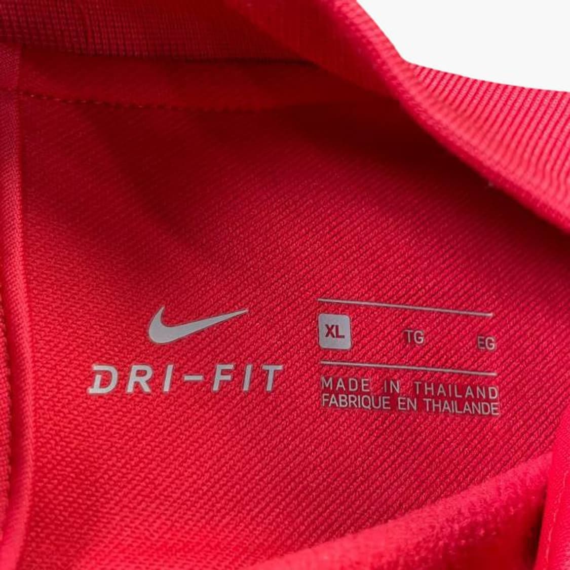 나이키 X 바르셀로나 트레이닝 아노락 상품이미지2