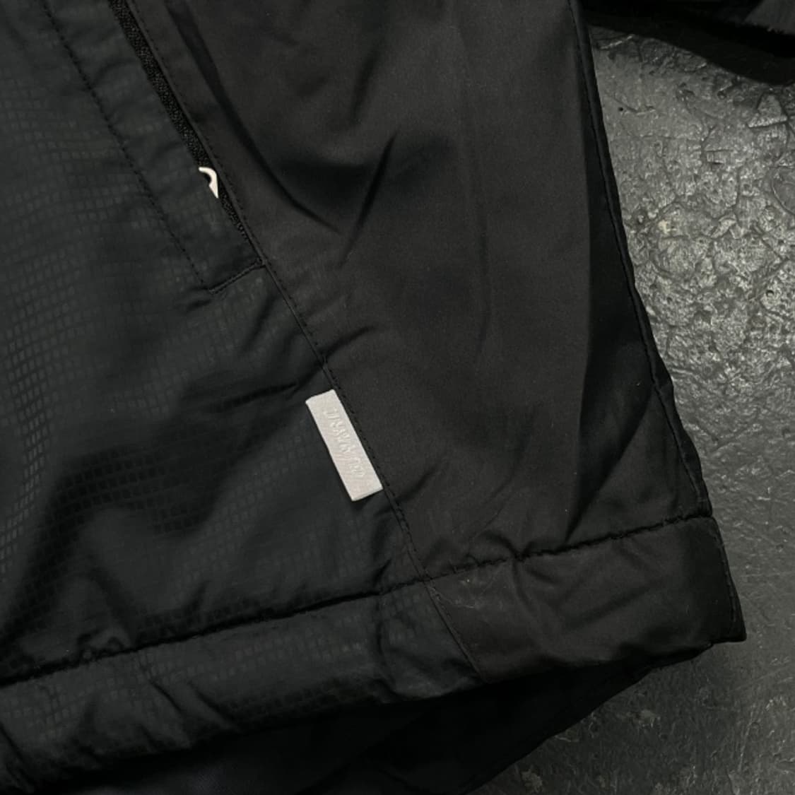 100 나이키 스우시 토탈90 바람막이 상품이미지4