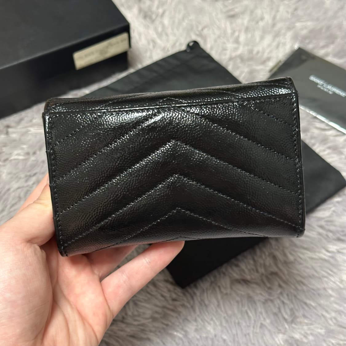 [풀구성] 입생로랑 마틀라세 엔벨로프 중지갑 블랙 상품이미지2