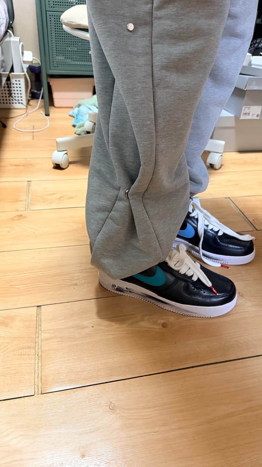 나이키 x 피스마이너스원 에어포스 1 로우 파라노이즈 3.0 상품이미지2