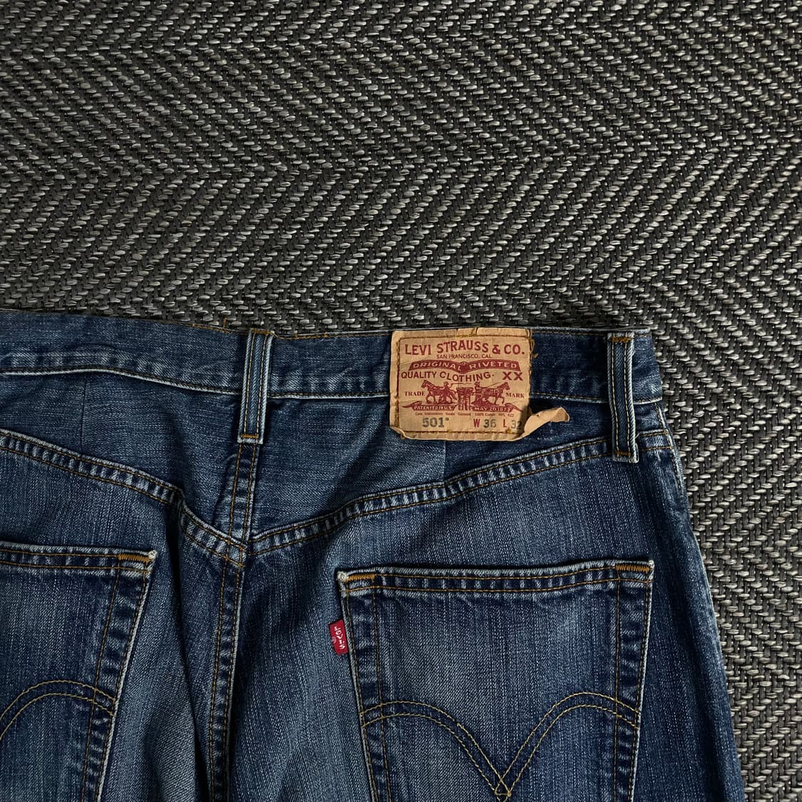 리바이스 501 레귤러 워싱 데님 팬츠o 3004 상품이미지3