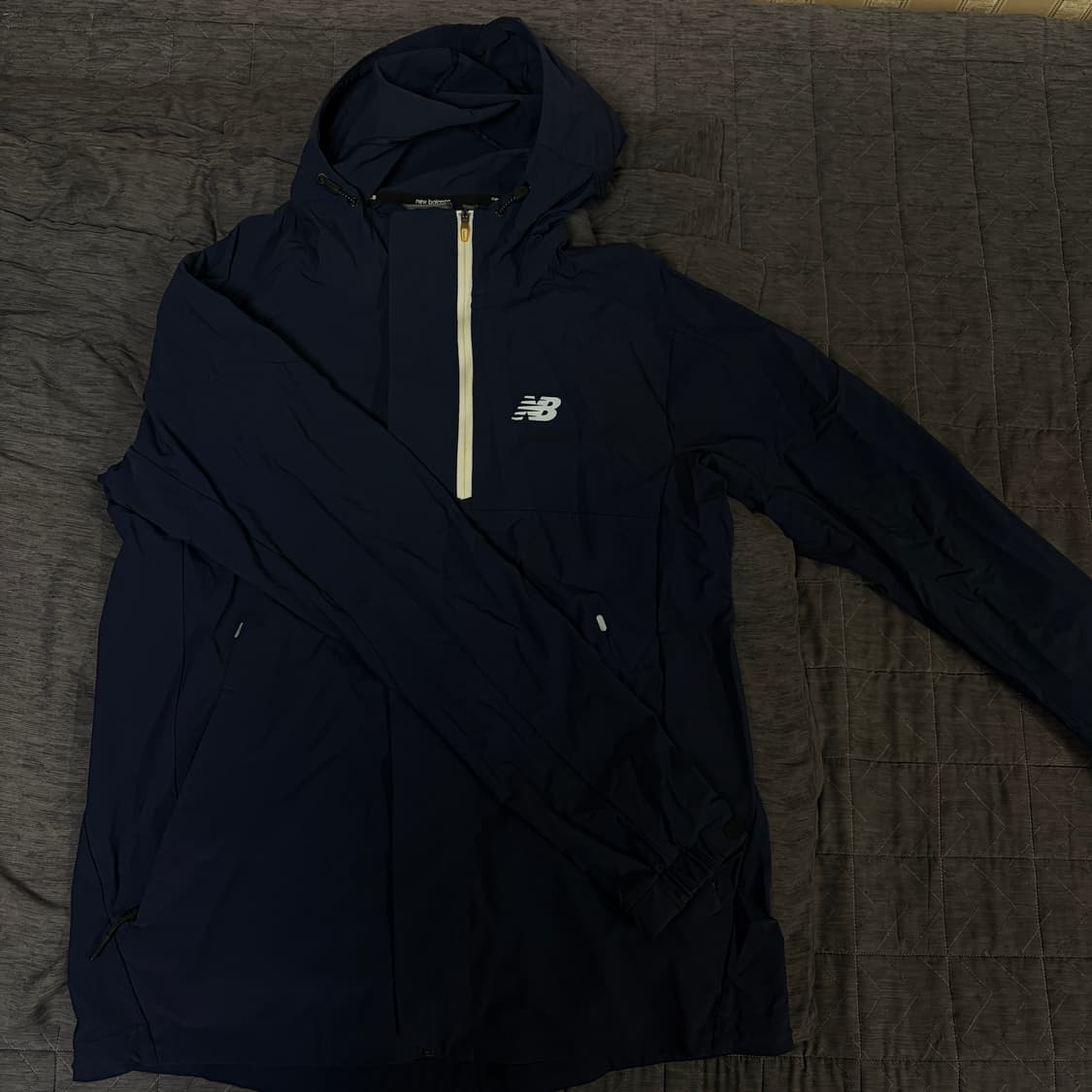 뉴발란스 네이비 바람막이 상품이미지1