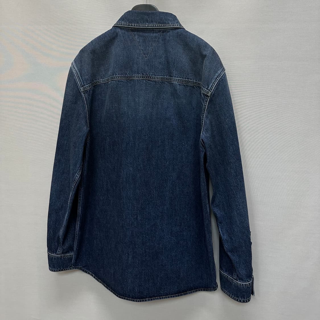 보테가베네타 체스트 포켓 워싱 데님 셔츠 (105) 상품이미지5