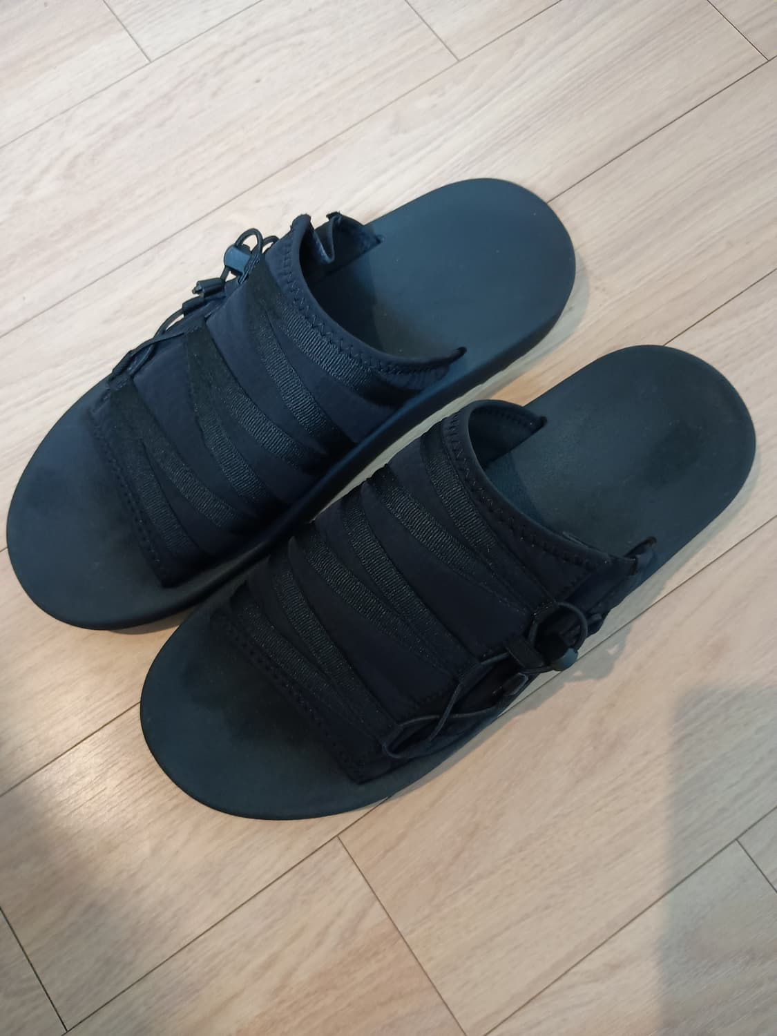 유니클로 C 슬라이드 샌들 상품이미지2