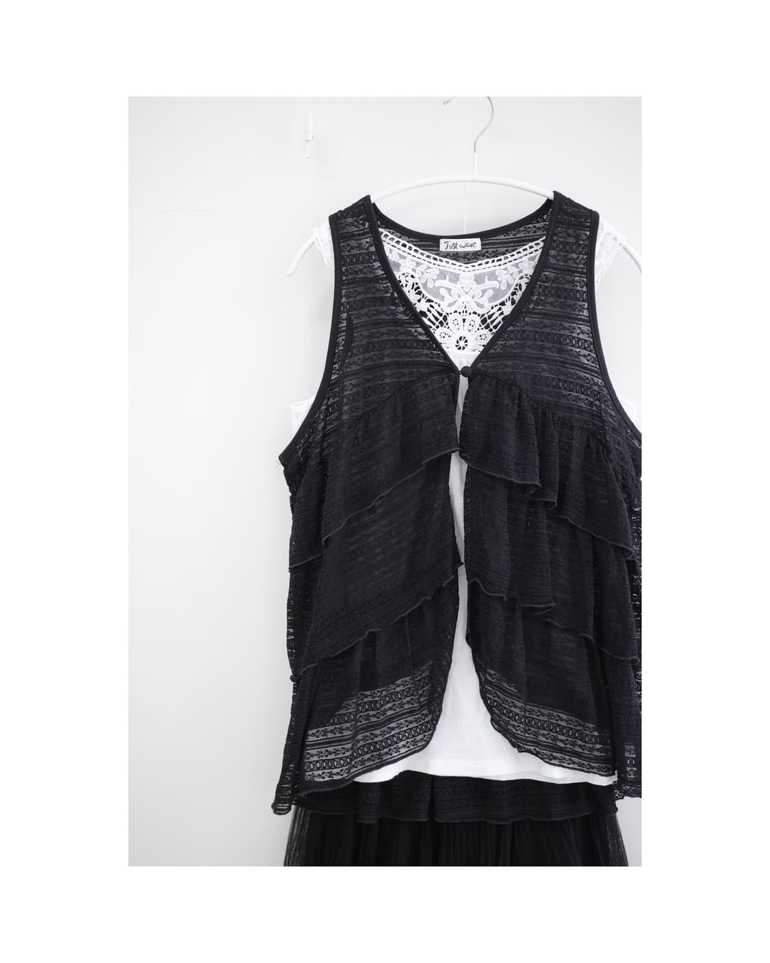 Ruffle frill black vest 상품이미지1